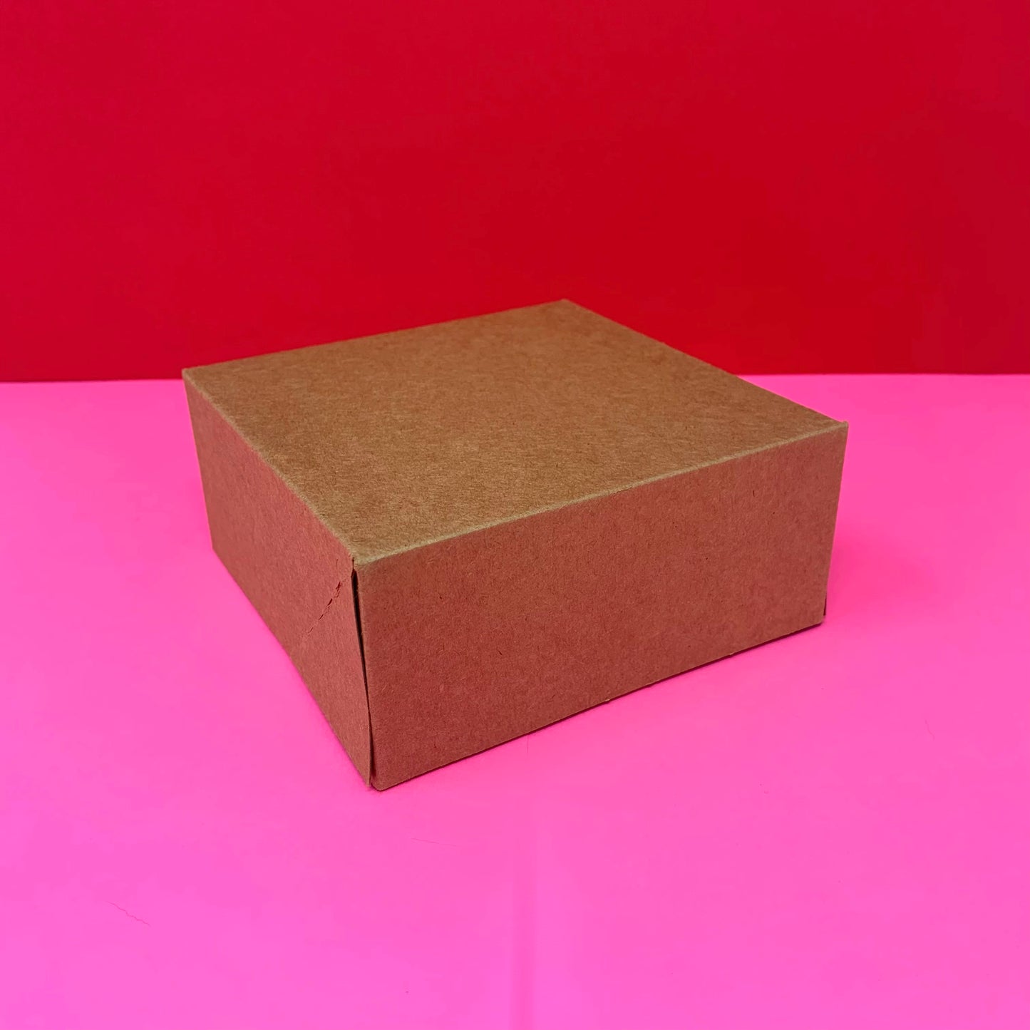 (26429) CAJA DE CARTON KRAFT 13.4X13.4X8
