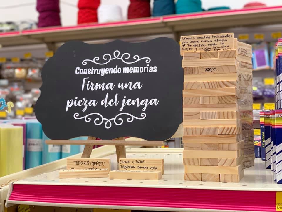 Jenga de madera para firmas con pizarron